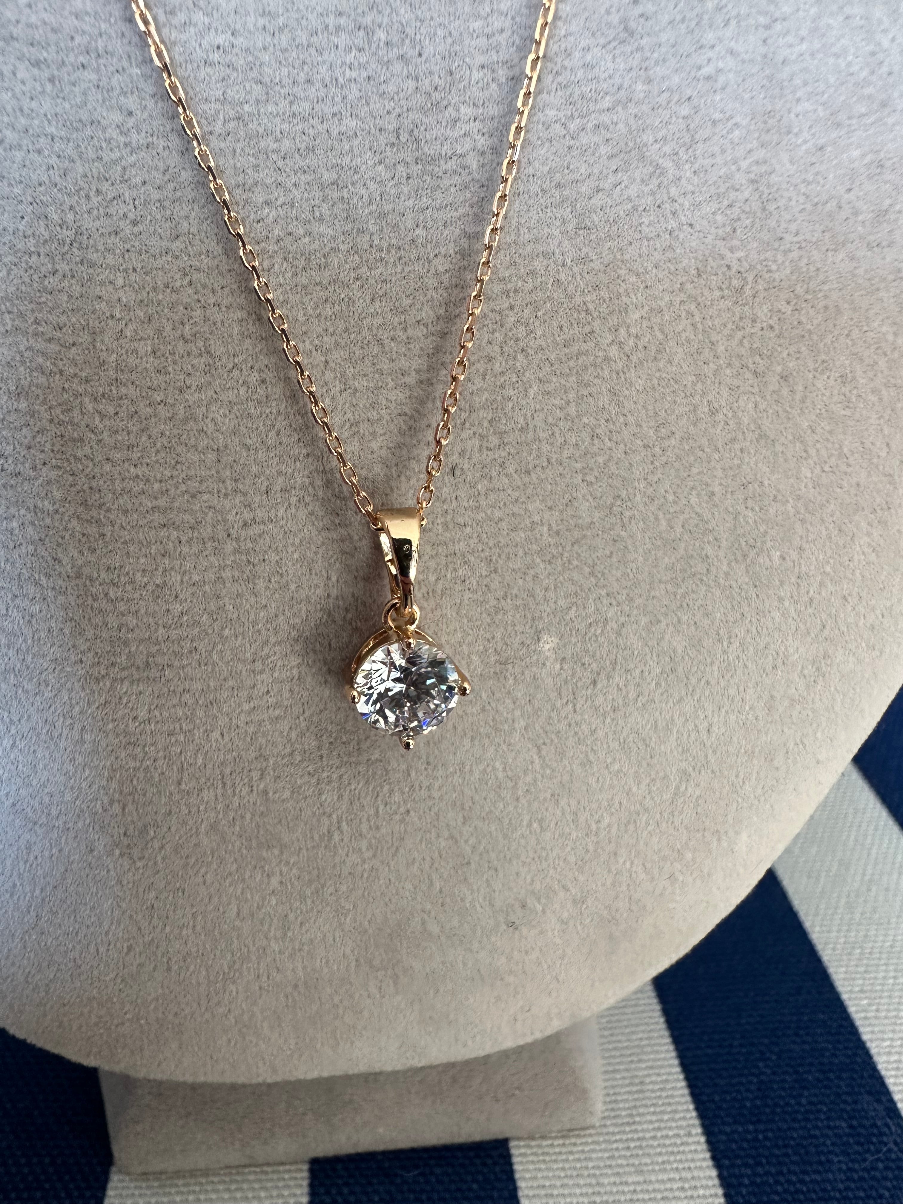 DELICATE GOLD CRYSTAL PENDANT