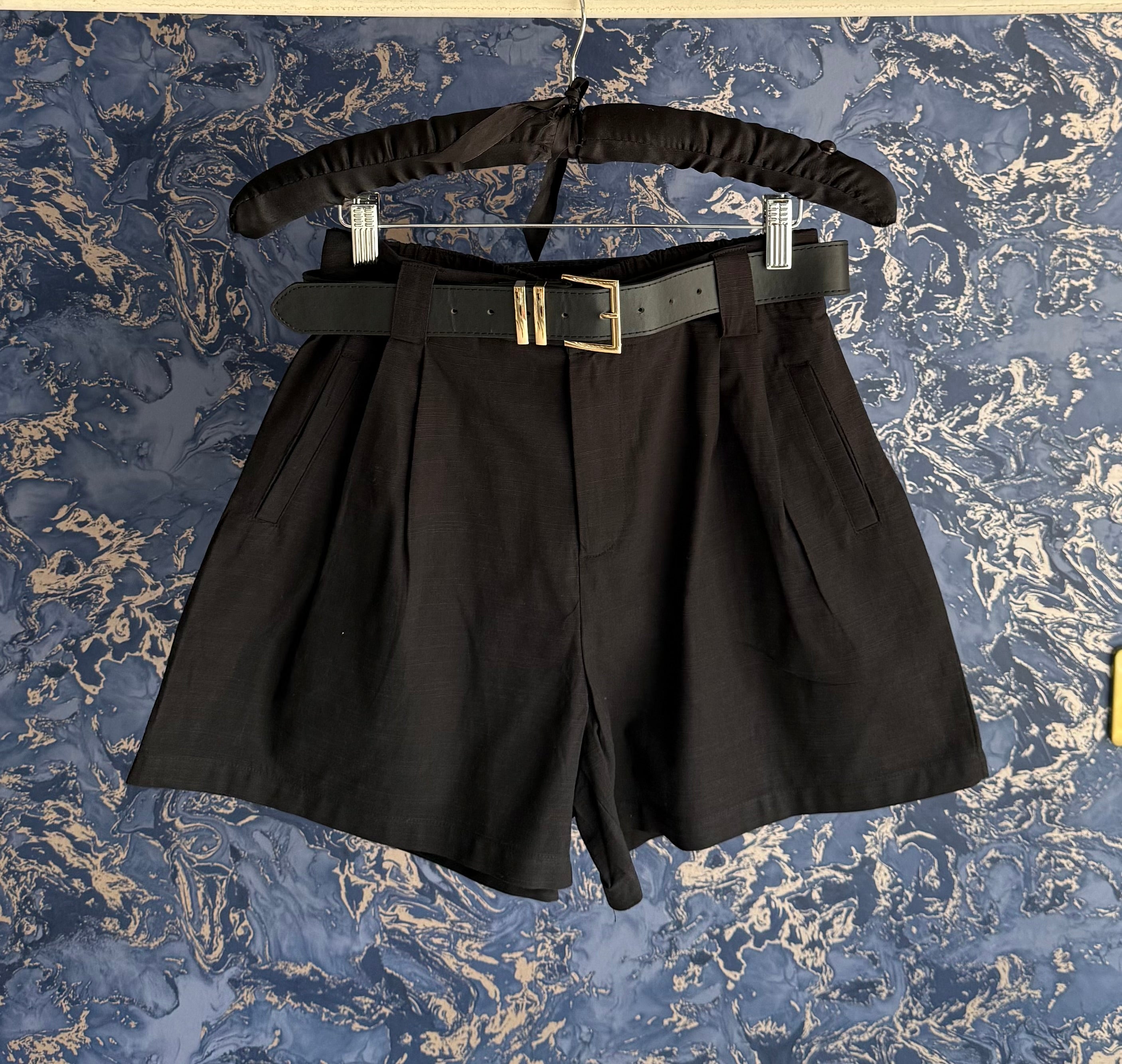 BLACK TAILORED SHORTS
