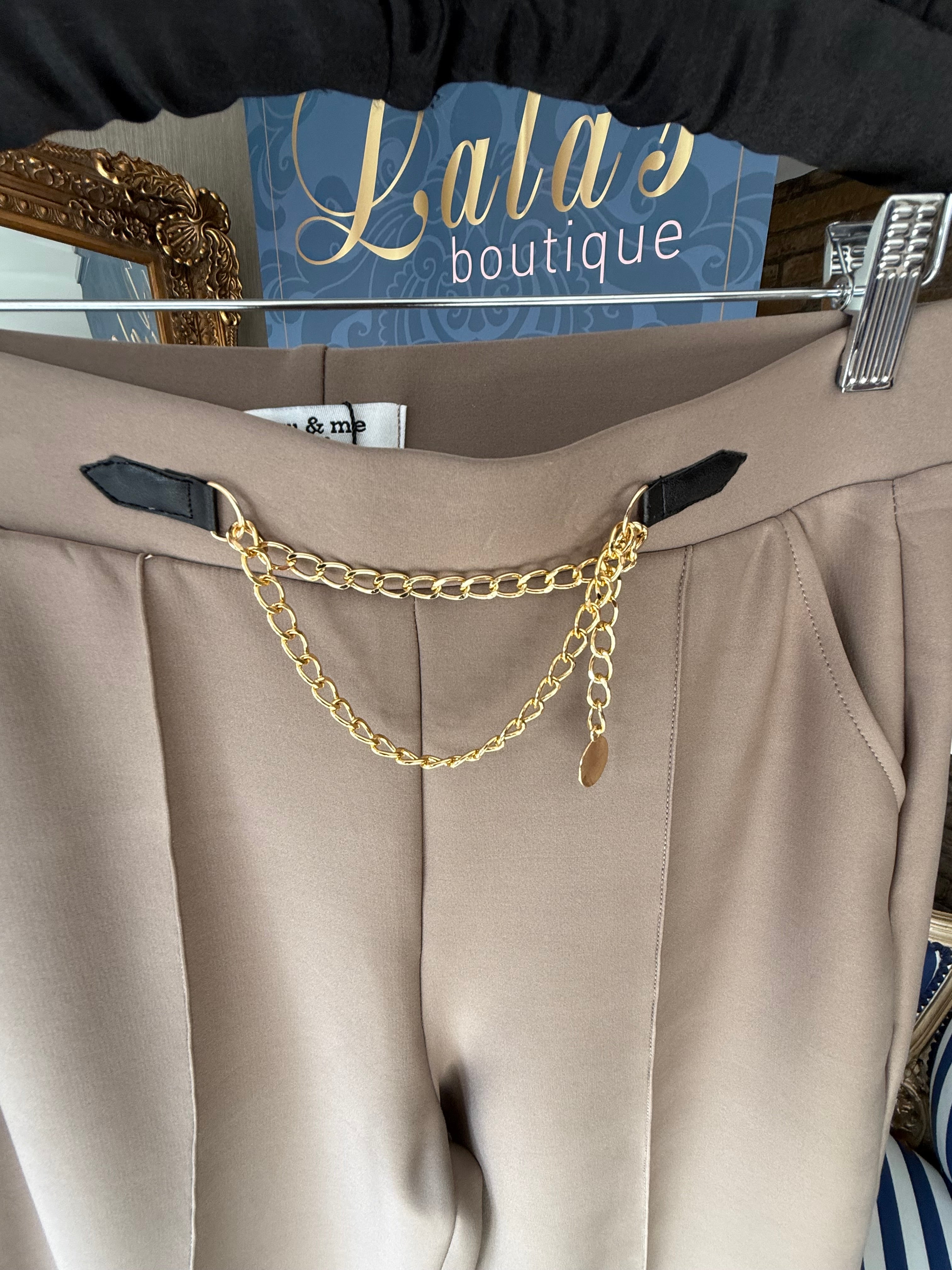 MUSHROOM CHAIN BELT JOGGER