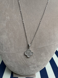 SILVER CLOVER DIAMANTÉ NECKLACE