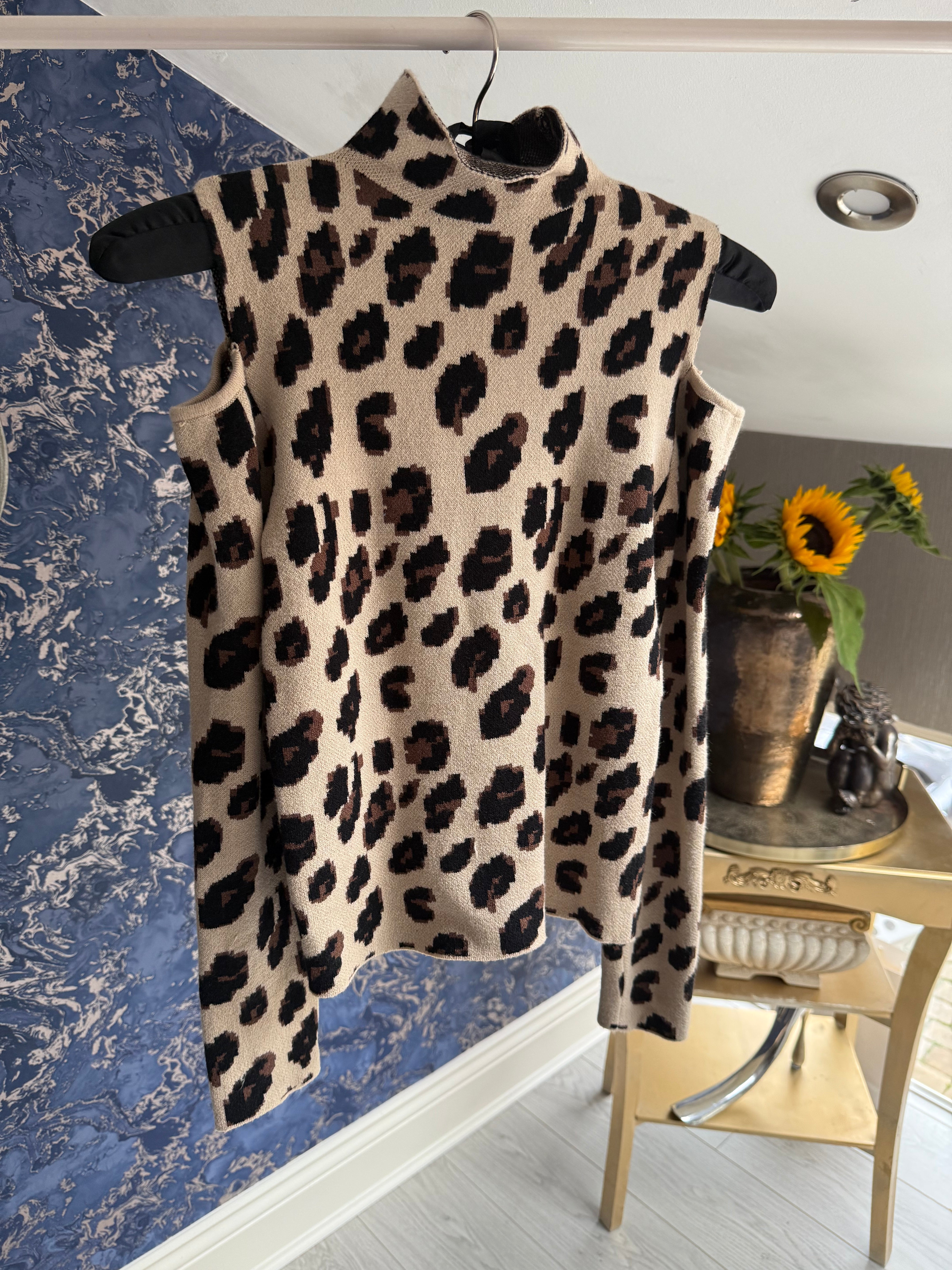 ANIMAL CUT AWAY KNITTED JUMPER