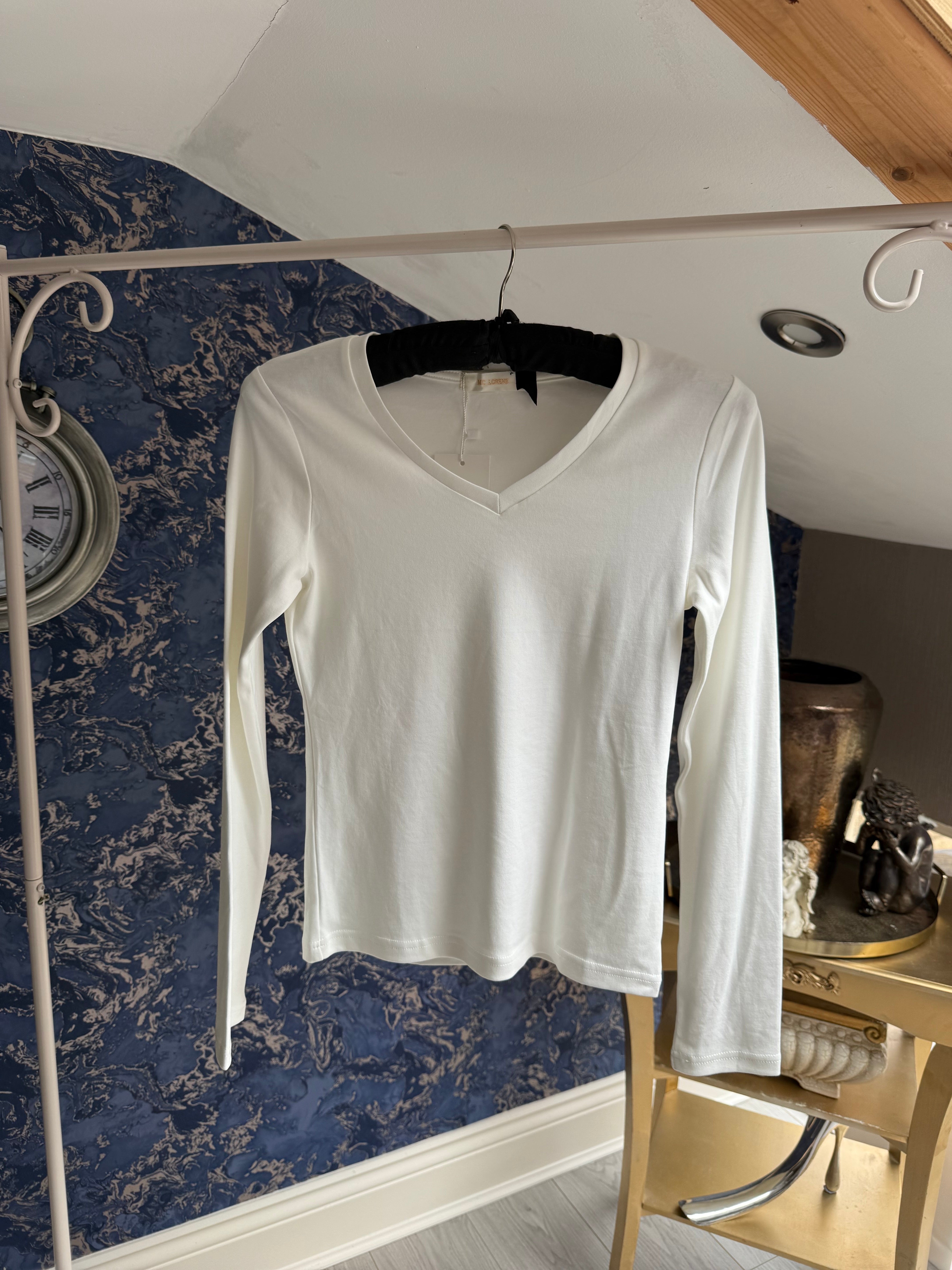 BASIC V NECK WHITE LONG SLEEVED T-SHIRT