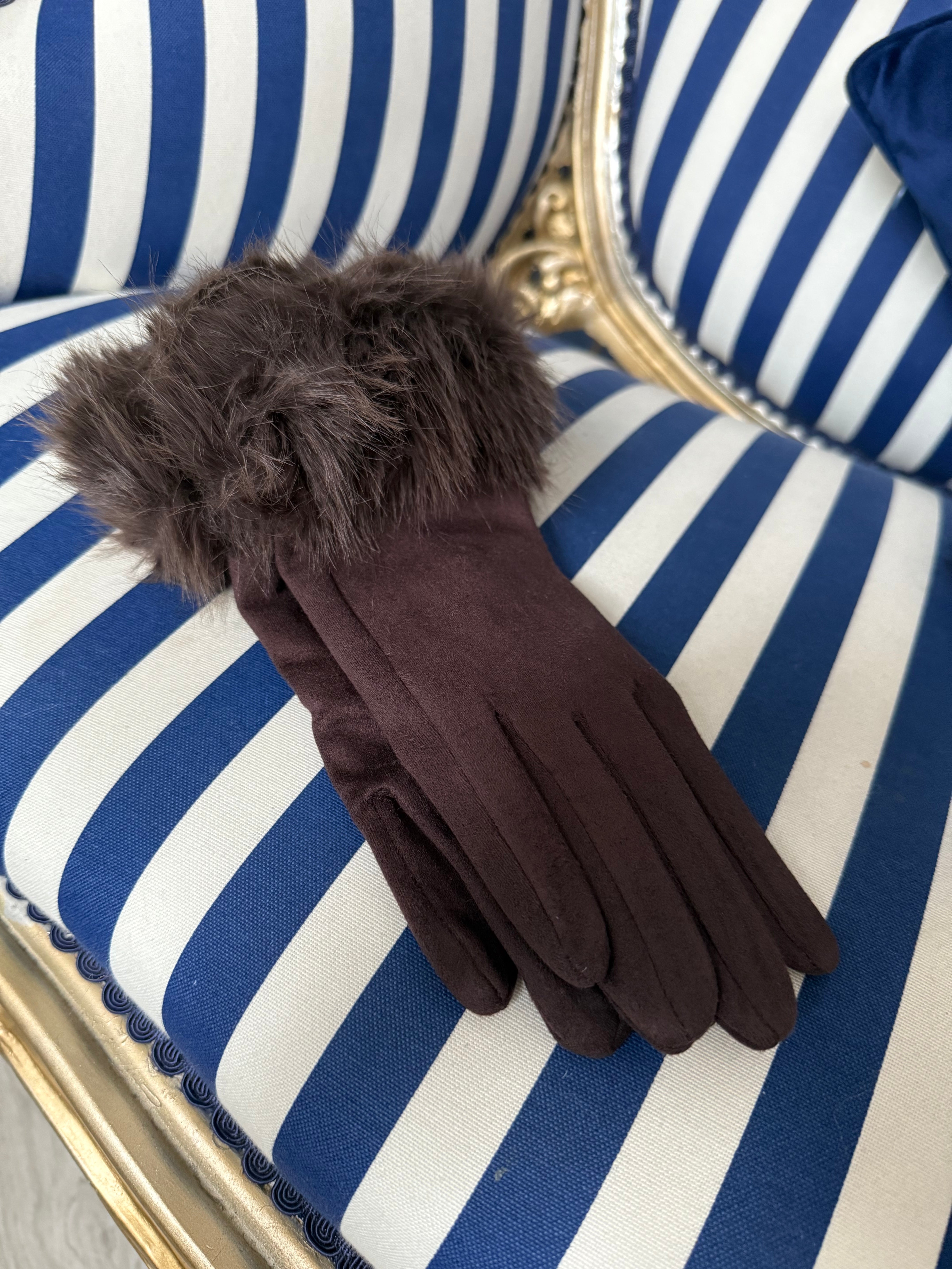 CHOCOLATE MOCK SUEDE FUR GLOVES
