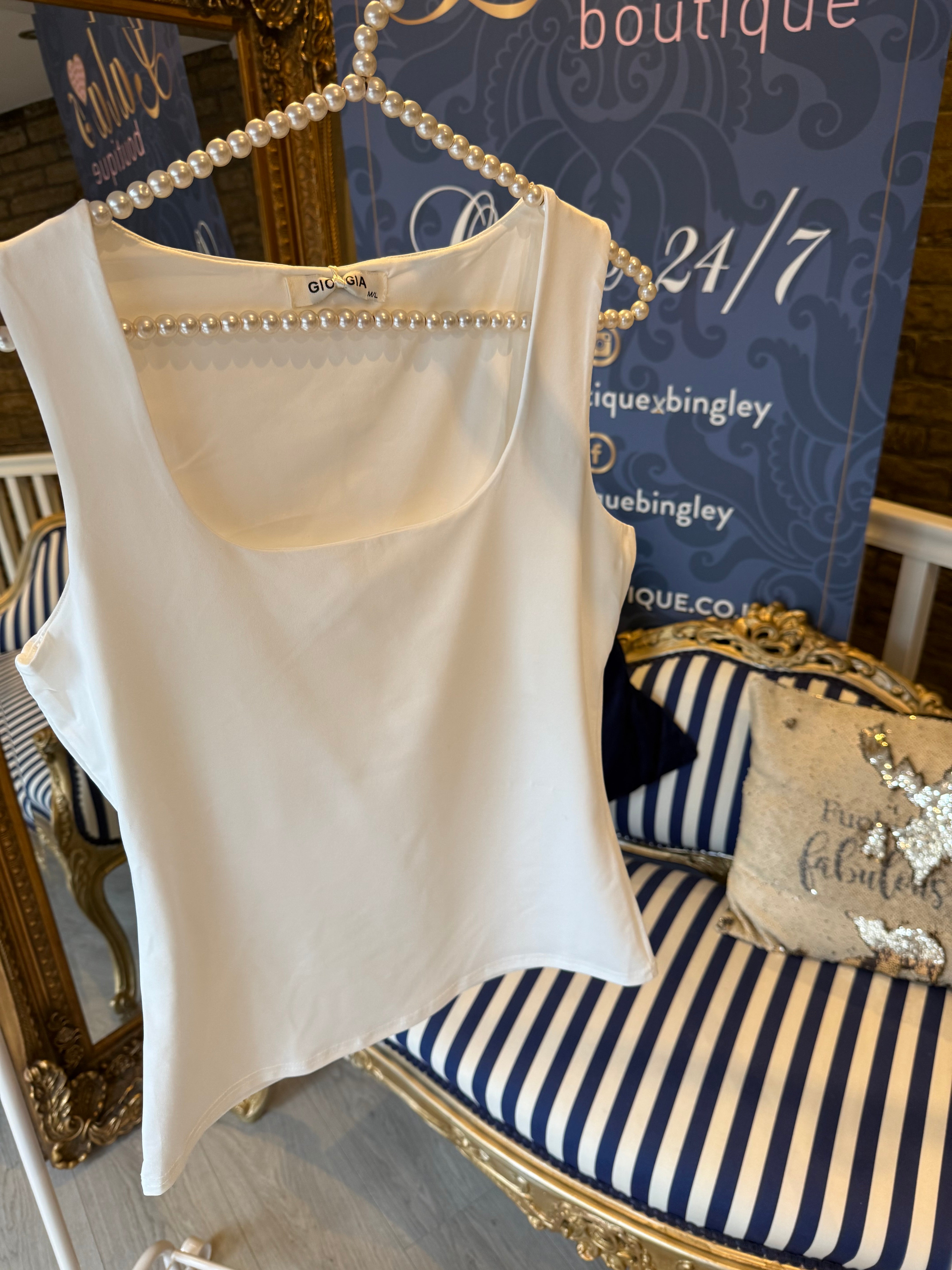 WHITE GEORGIA VEST
