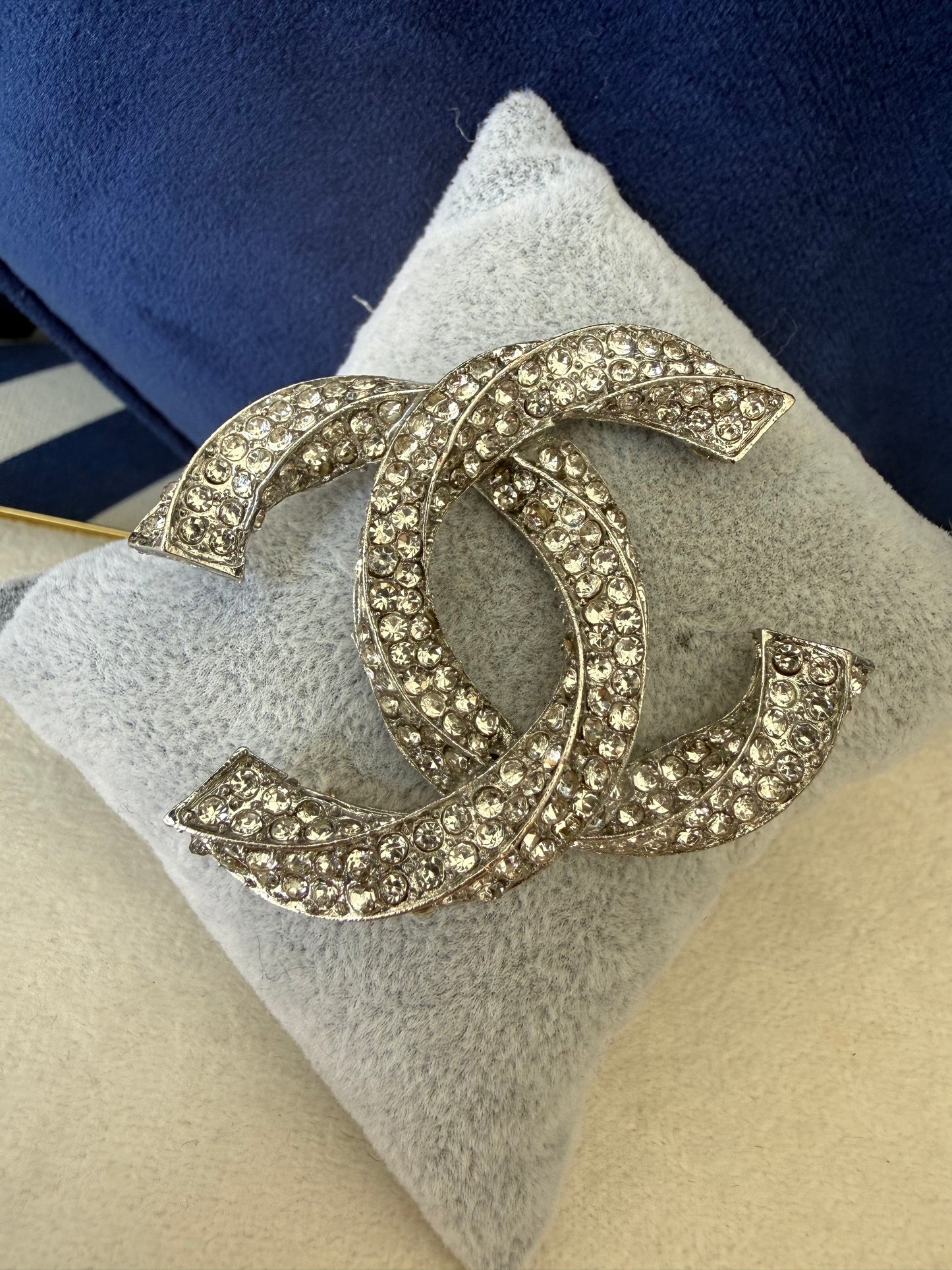 SILVER CRYSTAL INTERLOCKING DOUBLE C BROOCH