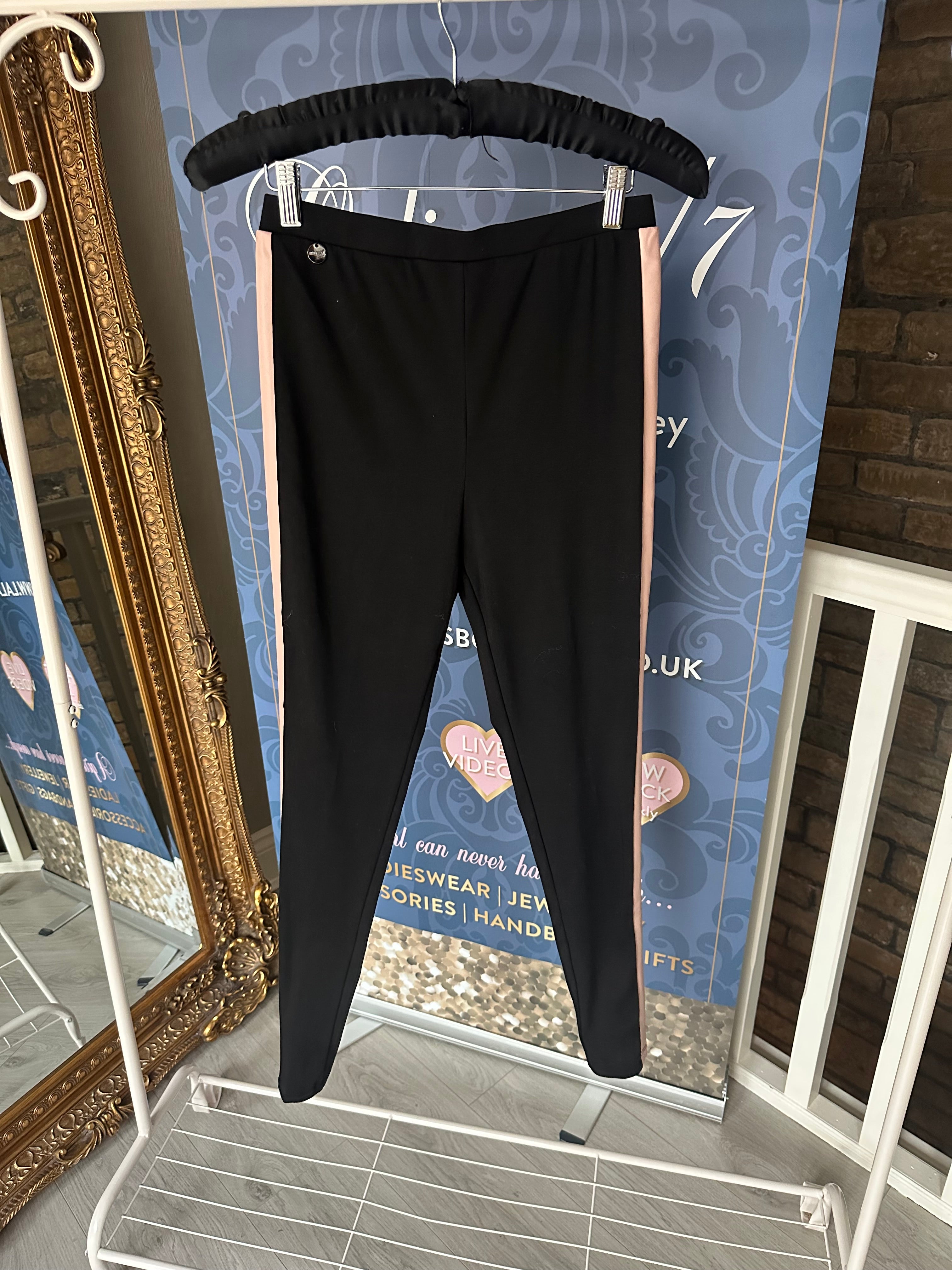 BLACK JOGGER WITH BLUSH PU TRIM