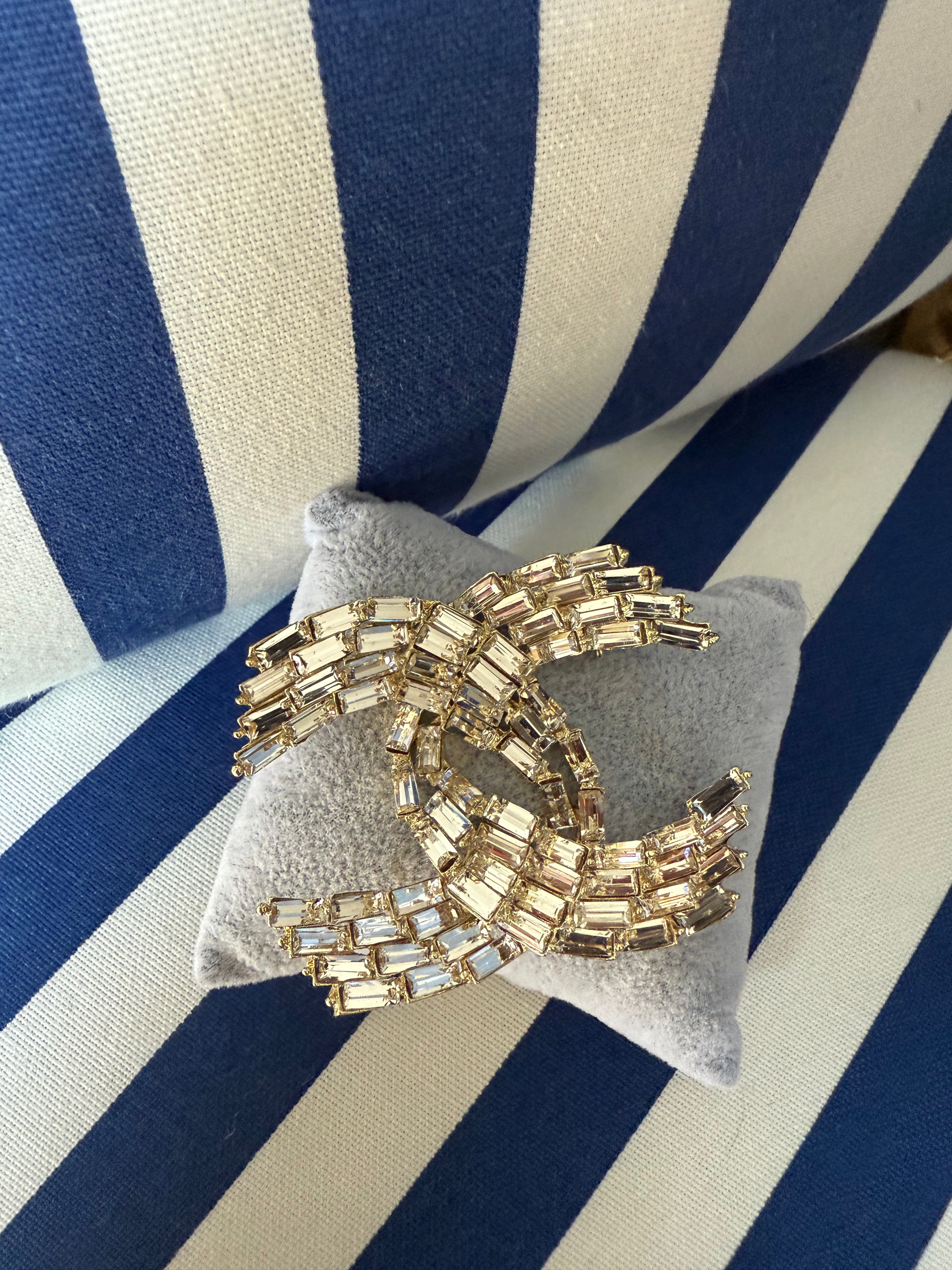 LARGE GOLD CRYSTAL CC BROOCH