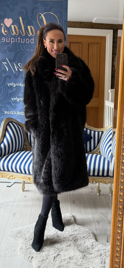 BLACK MOB WIFE FUR COAT