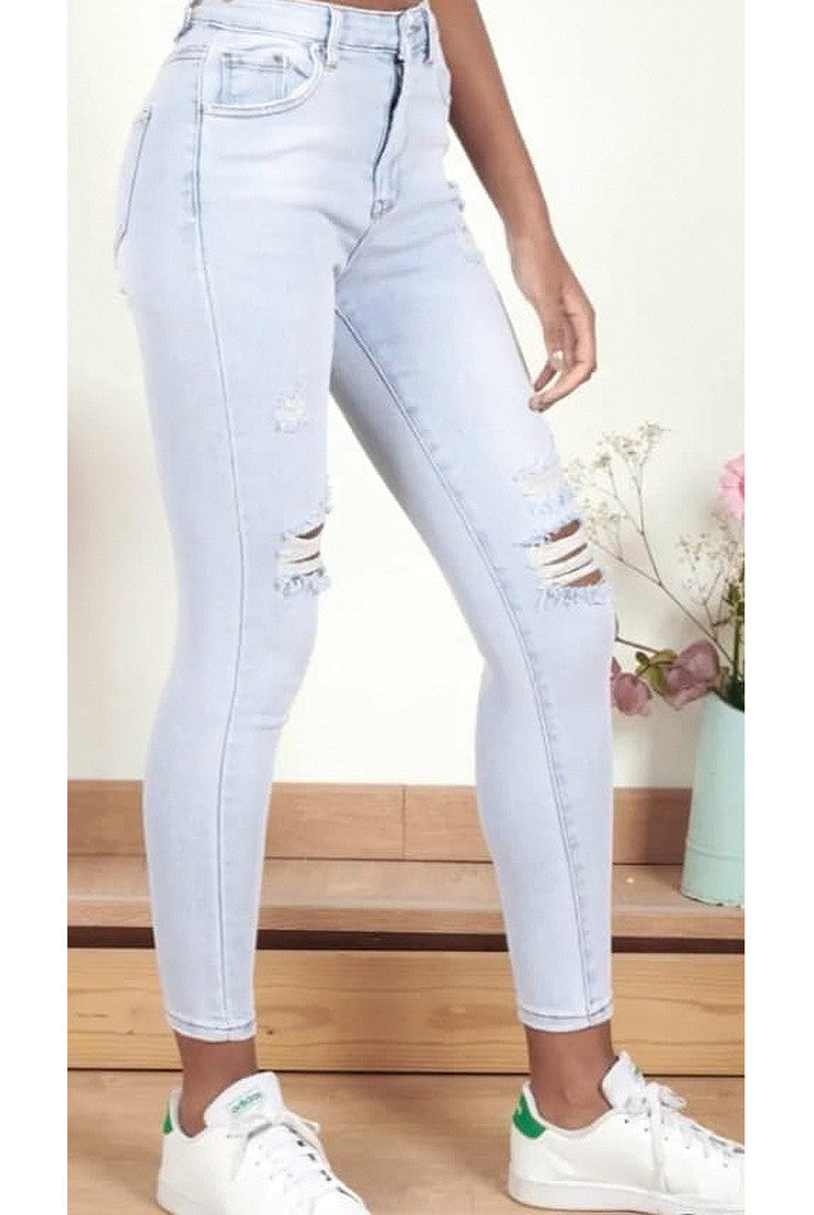 LIGHT BLUE RIPPED SKINNY JEANS