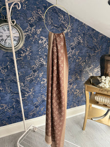 CASHMERE ICONIC BROWN EMBOSSED SCARF