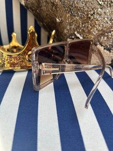 Shield sunglasses with gold detail