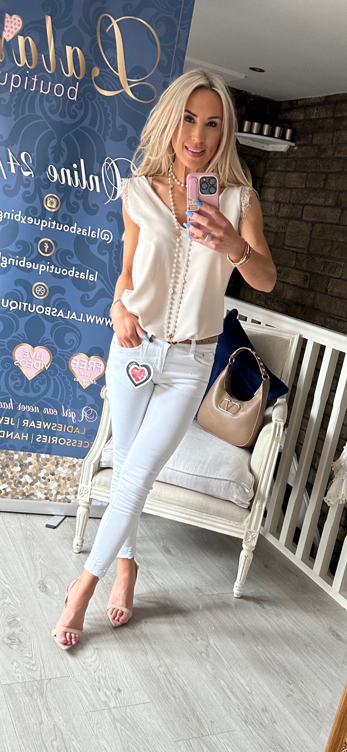 White shredded ankle jeans