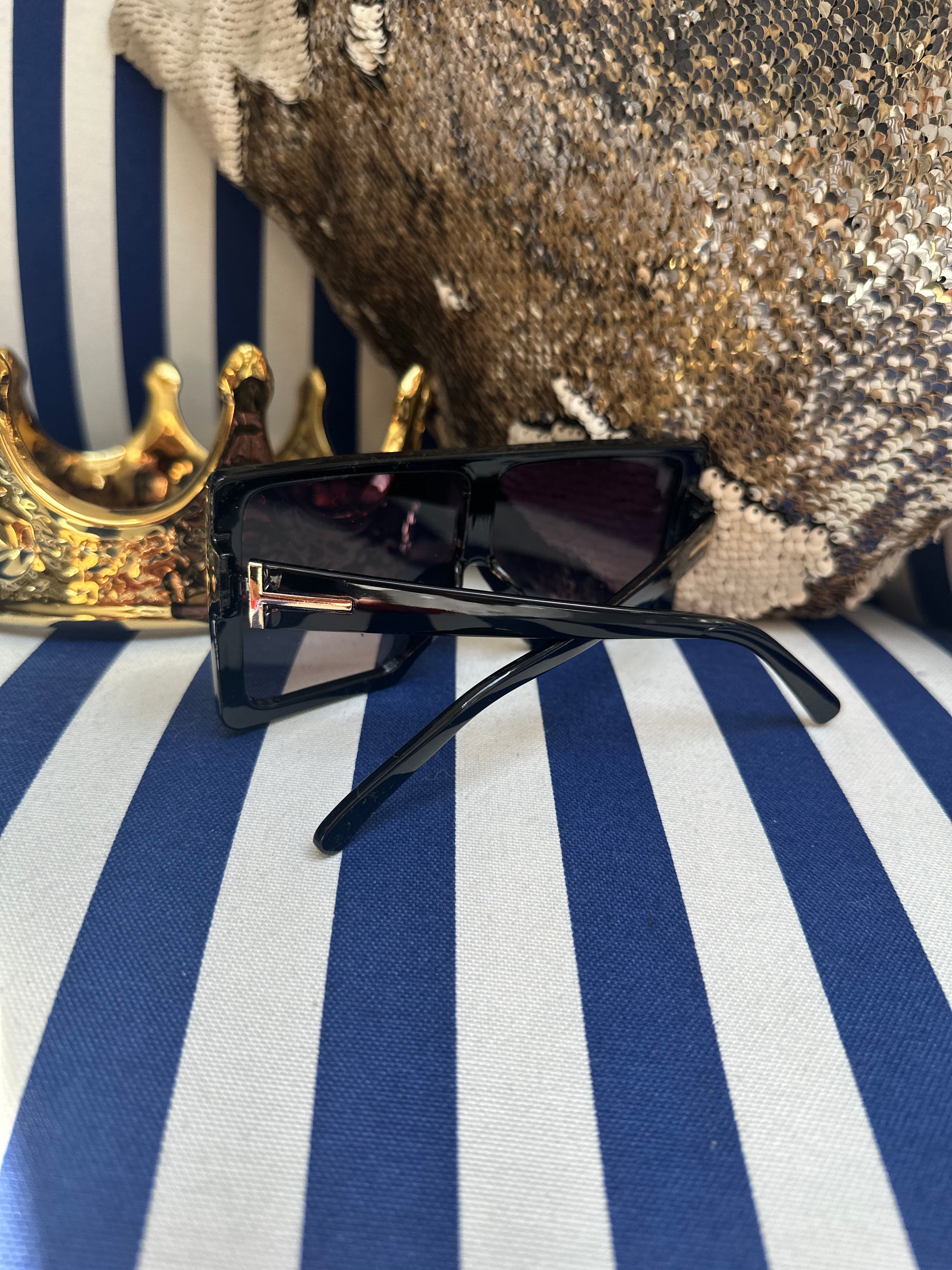 Shield sunglasses with gold detail