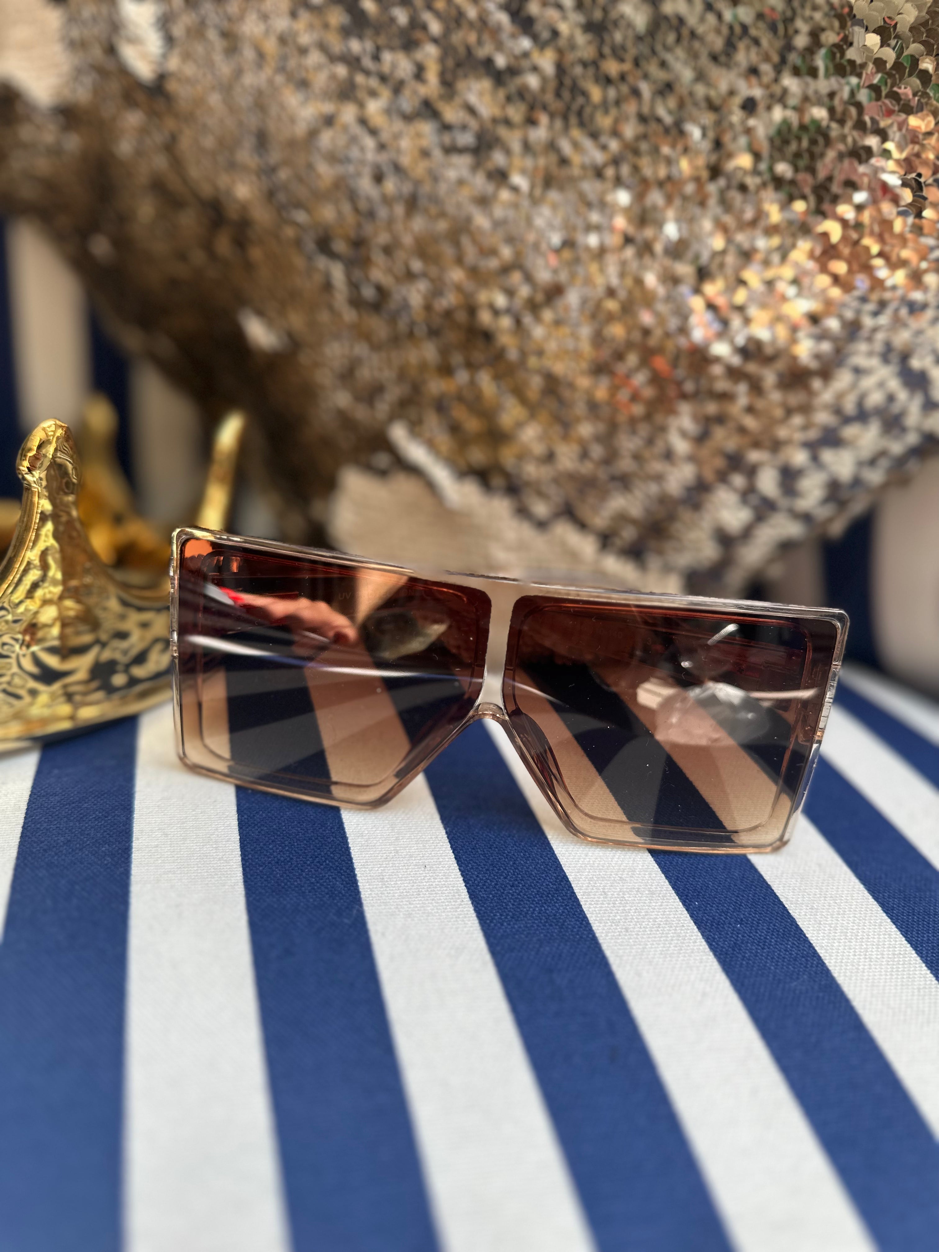 Shield sunglasses with gold detail