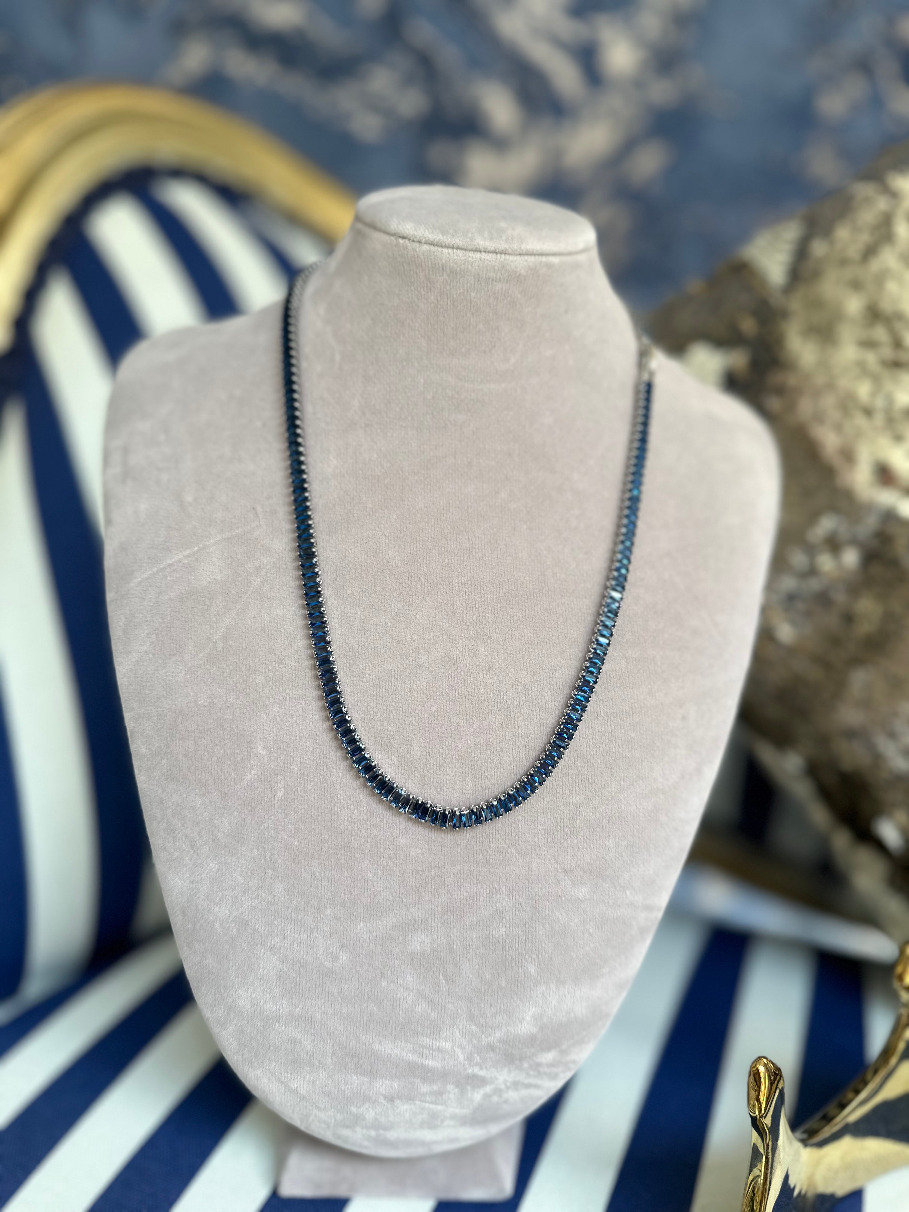 NAVY BAGUETTE NECKLACE