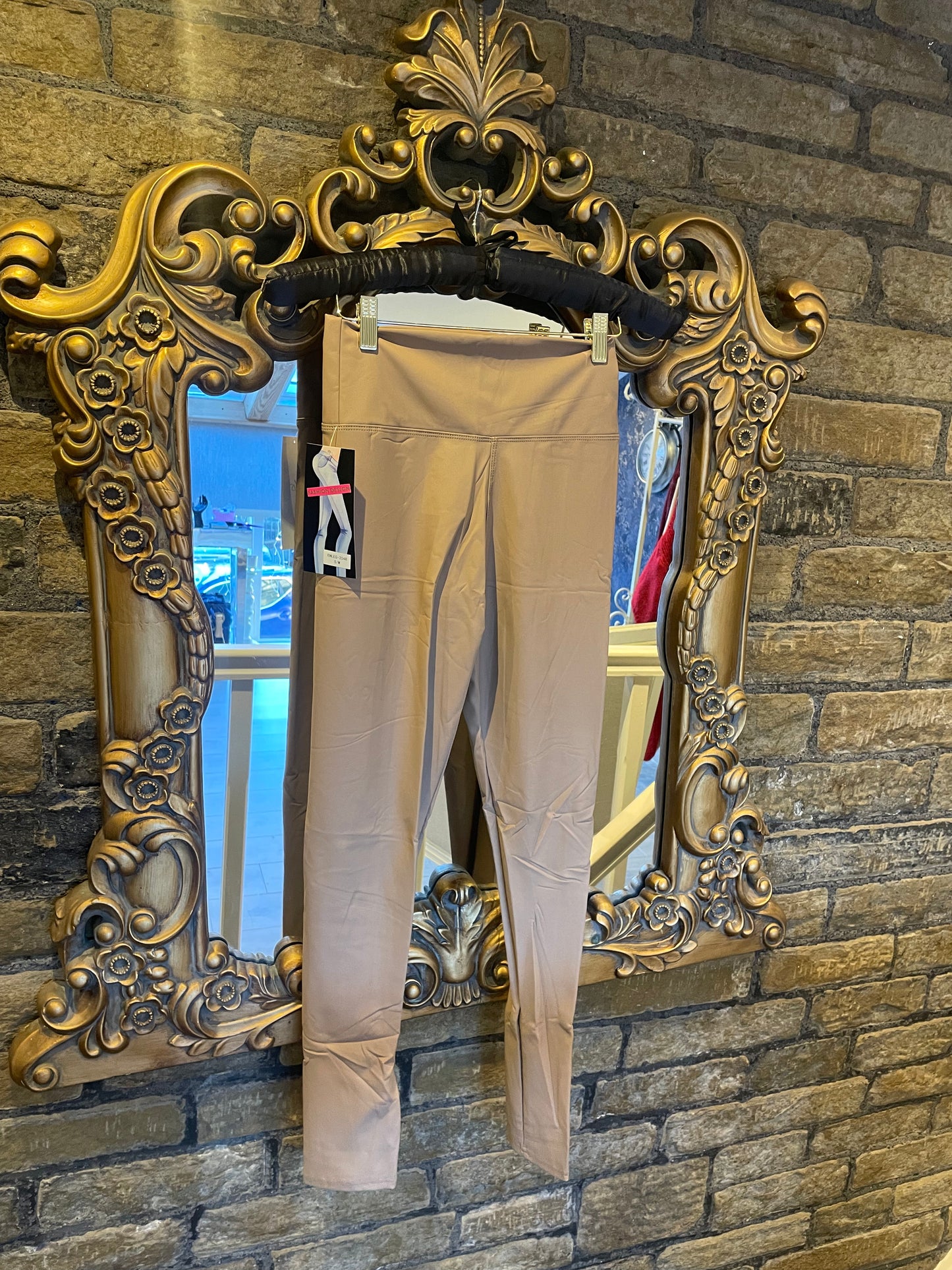 BEIGE LEGGINGS
